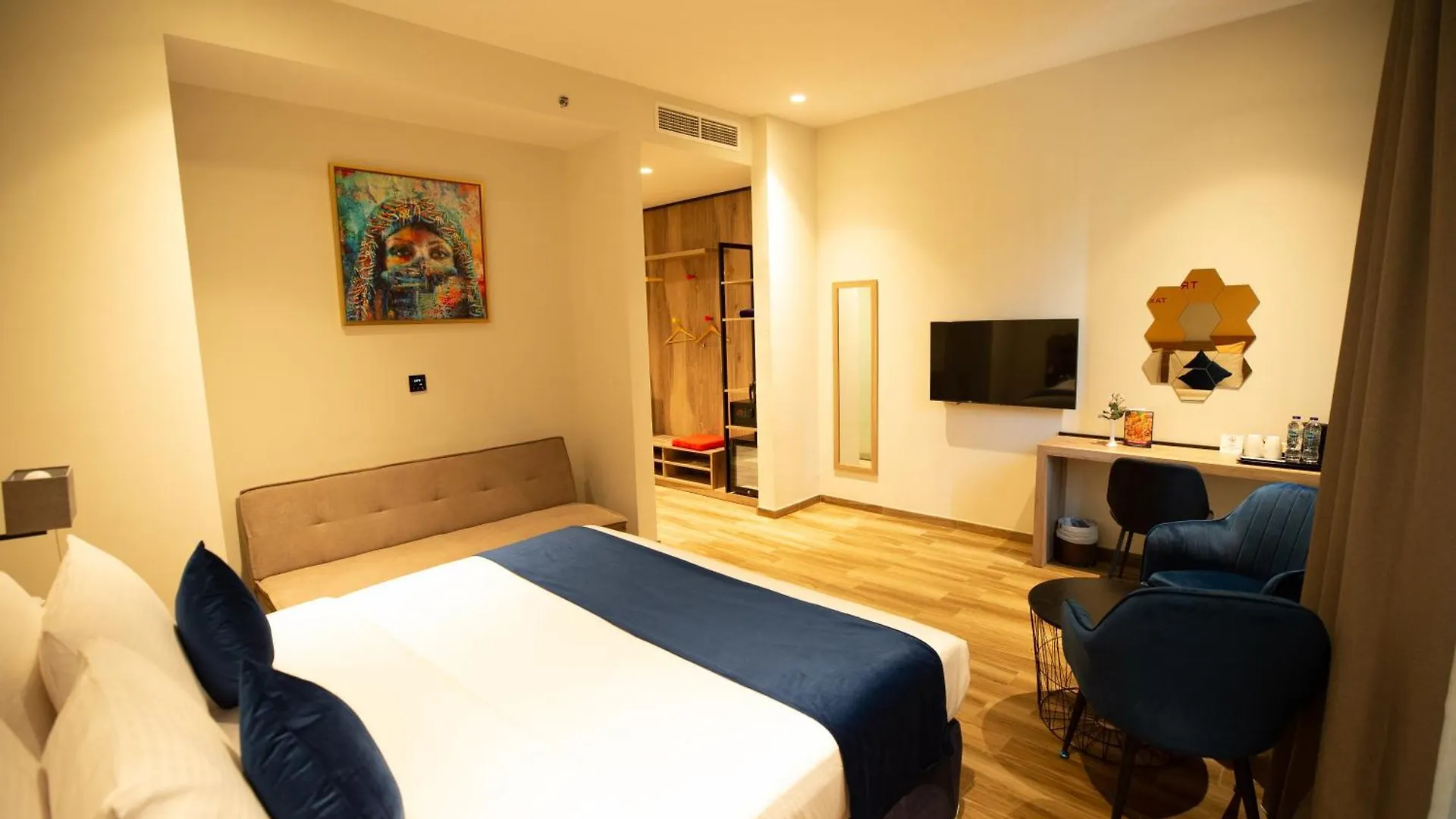 Kingsgate Canal Hotel By Millennium Dubai